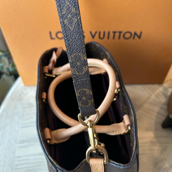 Louis Vuitton Monogram Montaigne BB MNG Hand Bag - Picture 9 of 16